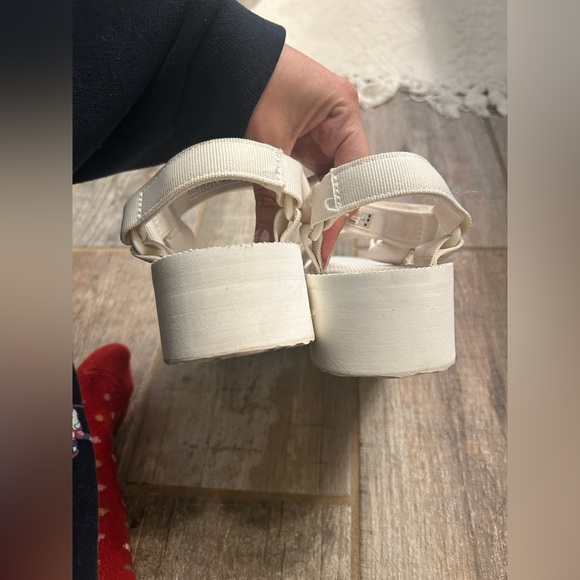 Teva Womens Flatform Universal Platform Sandals White Strappy US 8 Emo Y2K - Picture 7 of 9